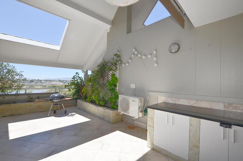 To Let 1 Bedroom Property for Rent in Bloubergstrand Western Cape